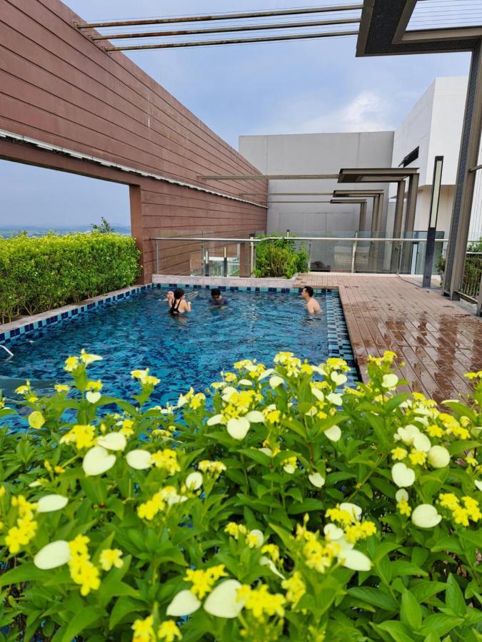 Woodsbury Suites Ikea House Butterworth Penang Exterior foto